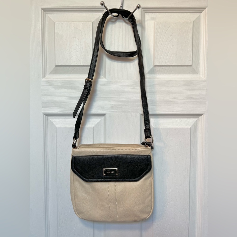 Small Nine West two toned crossbody purse